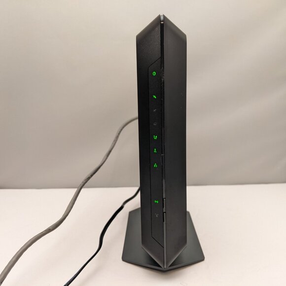 NETGEAR AC1900 Nighthawk DOCSIS 3.0 1.9Gbps Cable Modem + WiFi Router | C7000v2 - Picture 13 of 15
